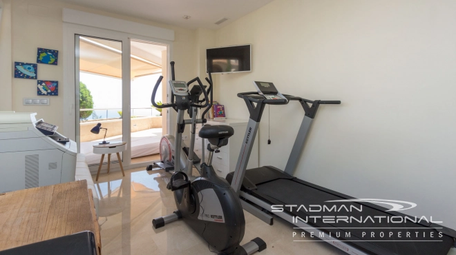 Romslig Luksusleilighet Med Fantastisk Havutsikt i Altea Hills 