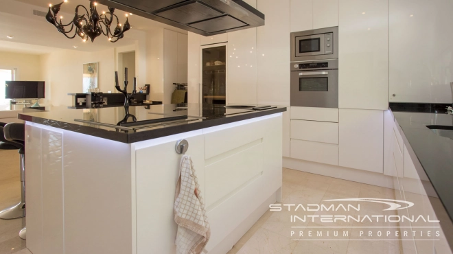 Romslig Luksusleilighet Med Fantastisk Havutsikt i Altea Hills 