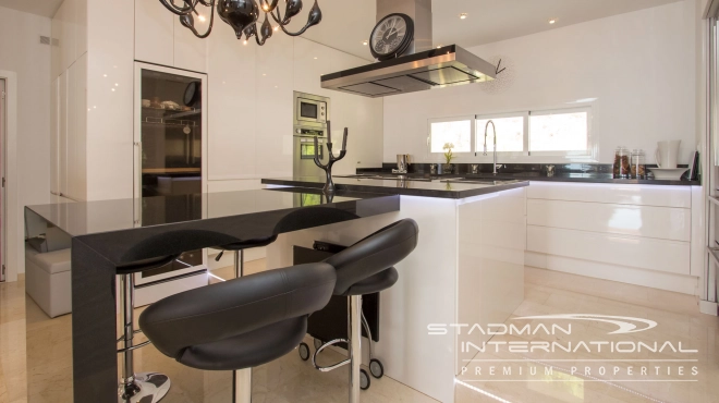 Romslig Luksusleilighet Med Fantastisk Havutsikt i Altea Hills 