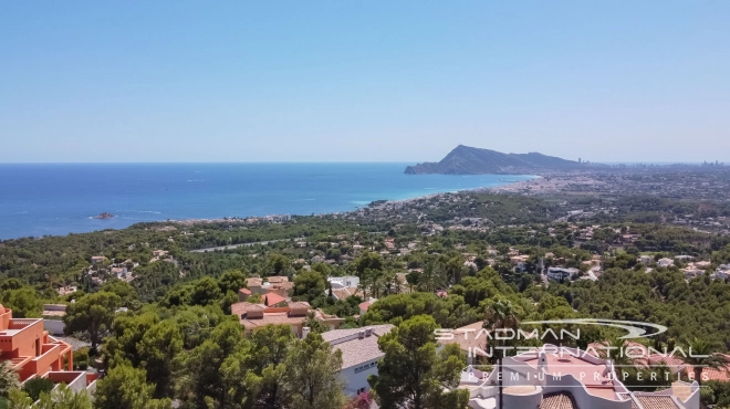Large Mansion with Stunning Sea Views in Sierra de Altea