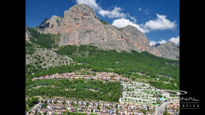 New Build Villa on One Level with Beautiful Sea View