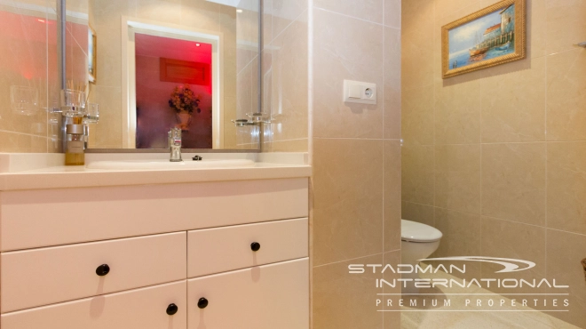 Luxury Villa with Magnificent Seaview and Guest House