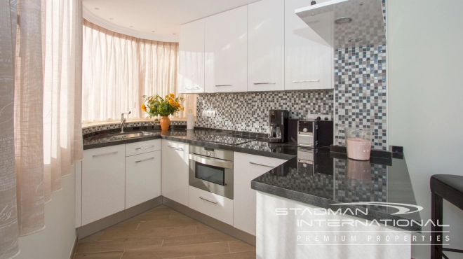 Luxury Villa with Magnificent Seaview and Guest House