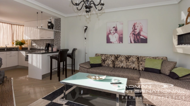 Luxury Villa with Magnificent Seaview and Guest House