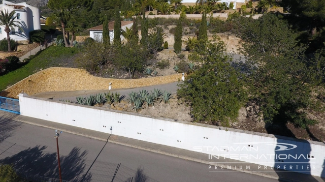 Großes, nach Süden ausgerichtetes Baugrundstück in der Nähe des Golfplatzes von Altea