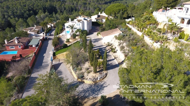 Großes, nach Süden ausgerichtetes Baugrundstück in der Nähe des Golfplatzes von Altea