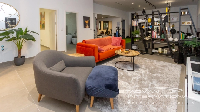 Spacious and Modern Sea View Villa in Polop 