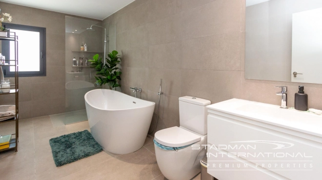 Spacious and Modern Sea View Villa in Polop 