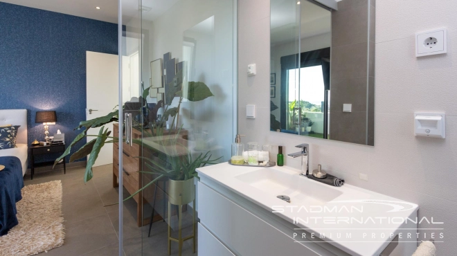 Spacious and Modern Sea View Villa in Polop 