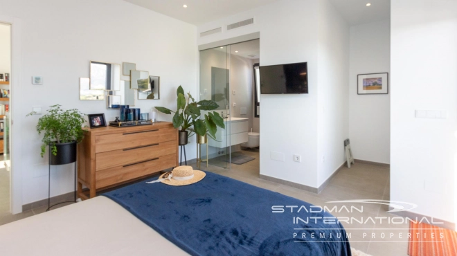 Spacious and Modern Sea View Villa in Polop 