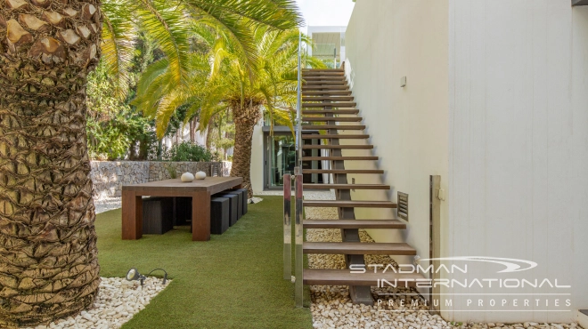 Modern Villa on One Level with Sea Views in Altea La Vella