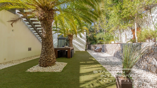 Modern Villa on One Level with Sea Views in Altea La Vella