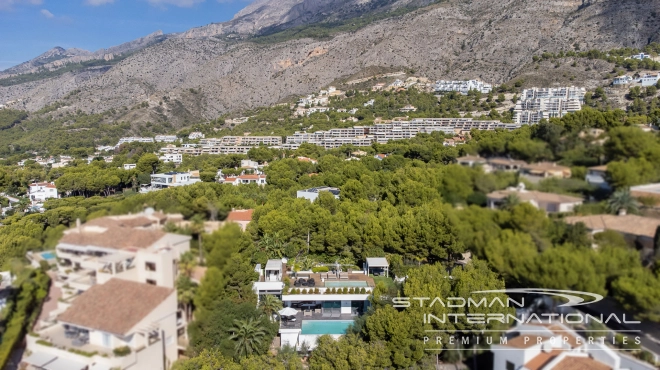 Modern Villa on One Level with Sea Views in Altea La Vella