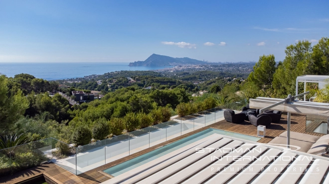 Modern Villa on One Level with Sea Views in Altea La Vella