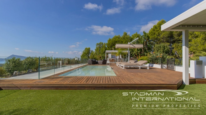 Modern Villa on One Level with Sea Views in Altea La Vella