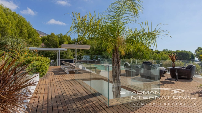 Modern Villa on One Level with Sea Views in Altea La Vella