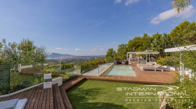 Modern Villa on One Level with Sea Views in Altea La Vella