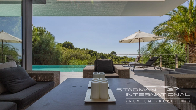 Modern Villa on One Level with Sea Views in Altea La Vella