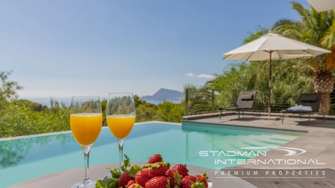 Modern Villa on One Level with Sea Views in Altea La Vella