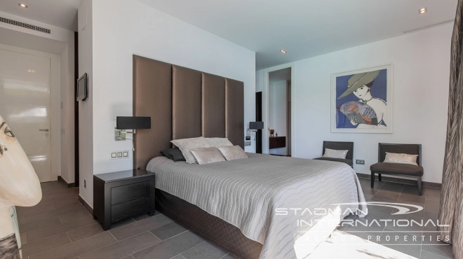 Modern Villa on One Level with Sea Views in Altea La Vella