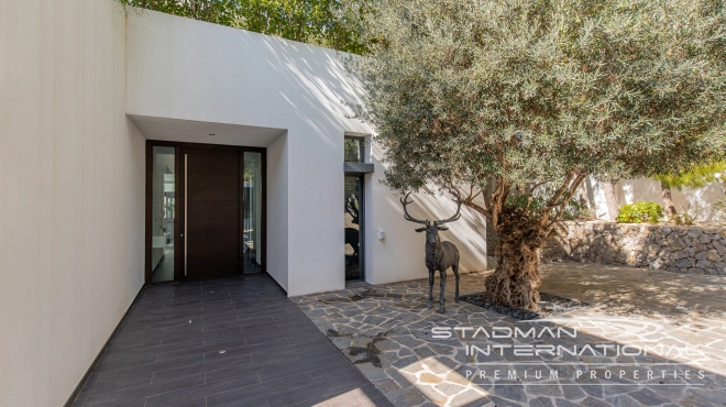 Modern Villa on One Level with Sea Views in Altea La Vella