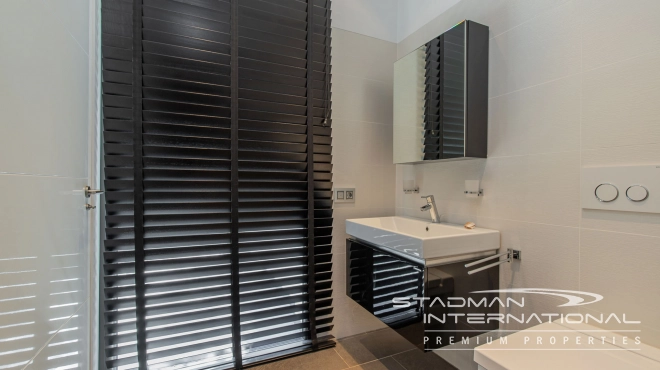 Modern Villa on One Level with Sea Views in Altea La Vella