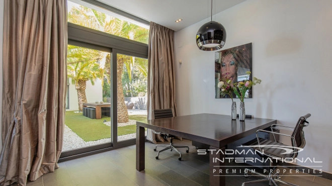 Modern Villa on One Level with Sea Views in Altea La Vella