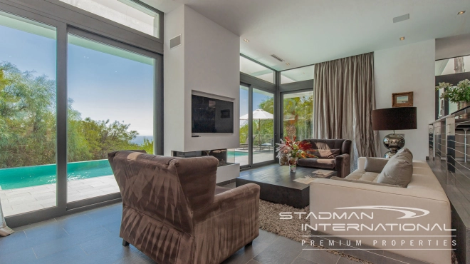 Modern Villa on One Level with Sea Views in Altea La Vella