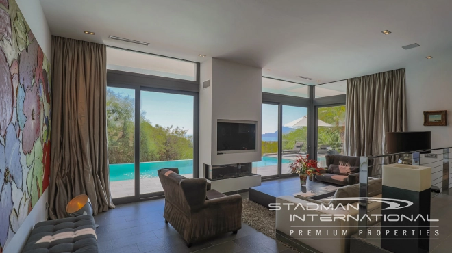 Modern Villa on One Level with Sea Views in Altea La Vella