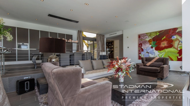 Modern Villa on One Level with Sea Views in Altea La Vella