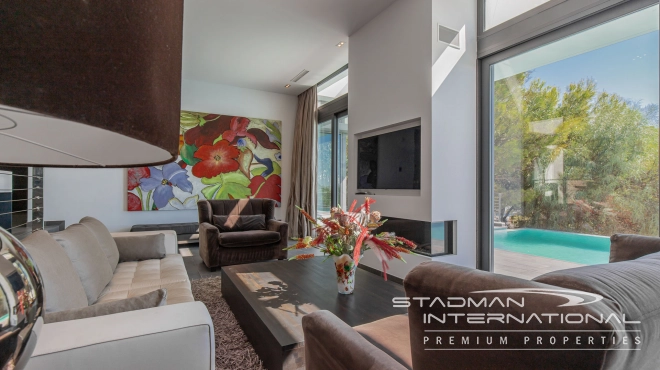 Modern Villa on One Level with Sea Views in Altea La Vella