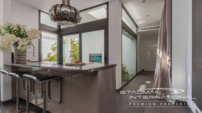 Modern Villa on One Level with Sea Views in Altea La Vella