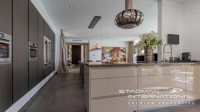 Modern Villa on One Level with Sea Views in Altea La Vella