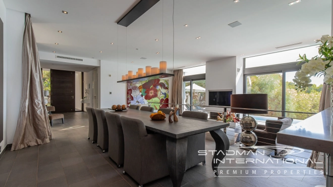 Modern Villa on One Level with Sea Views in Altea La Vella