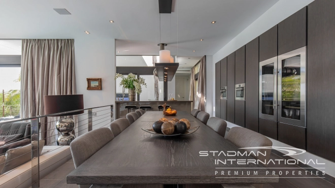 Modern Villa on One Level with Sea Views in Altea La Vella