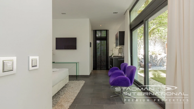 Modern Villa on One Level with Sea Views in Altea La Vella