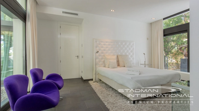 Modern Villa on One Level with Sea Views in Altea La Vella