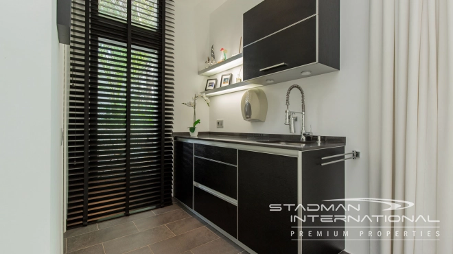 Modern Villa on One Level with Sea Views in Altea La Vella