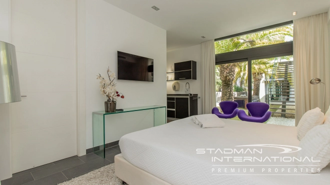 Modern Villa on One Level with Sea Views in Altea La Vella