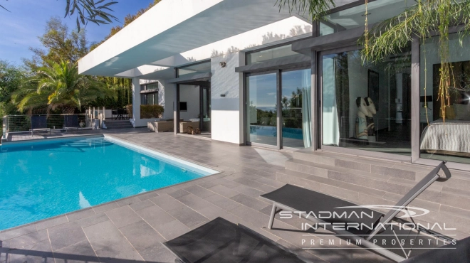 Modern Villa on One Level with Sea Views in Altea La Vella