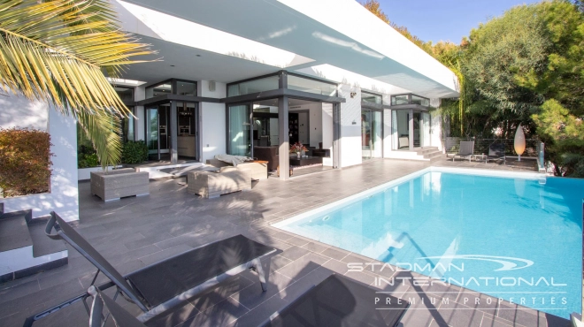 Modern Villa on One Level with Sea Views in Altea La Vella