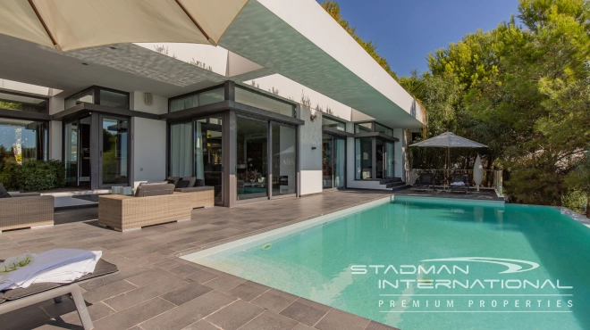 Modern Villa on One Level with Sea Views in Altea La Vella