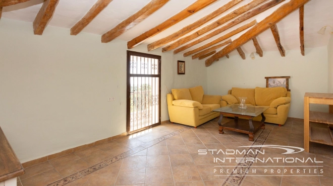 Villa on a Large Domain with Beautiful Views in La Nucia 