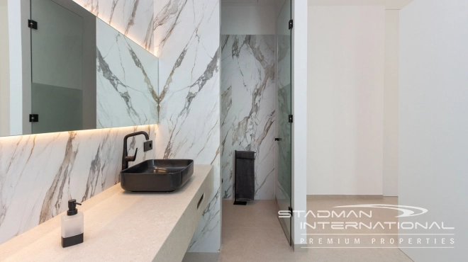 Modern Villa with Sea Views Close to the Beach and Town