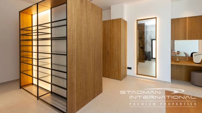 Modern Villa with Sea Views Close to the Beach and Town