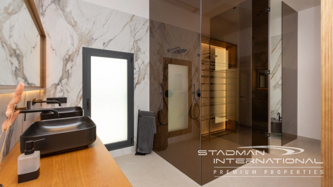 Modern Villa with Sea Views Close to the Beach and Town