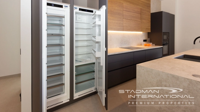 Modern Villa with Sea Views Close to the Beach and Town