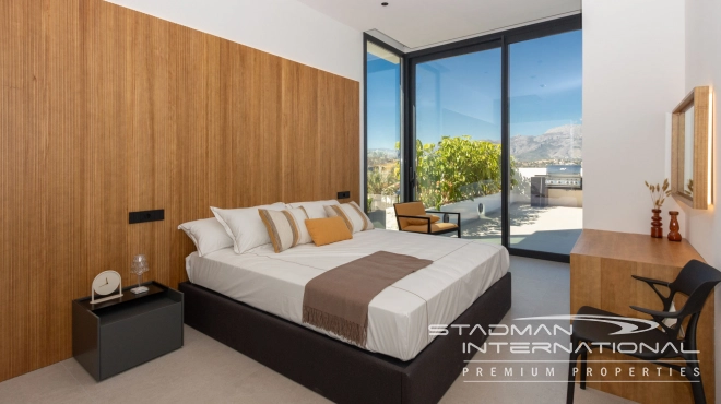 Modern Villa with Sea Views Close to the Beach and Town