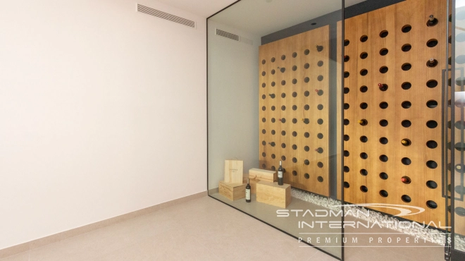 Modern Villa with Sea Views Close to the Beach and Town