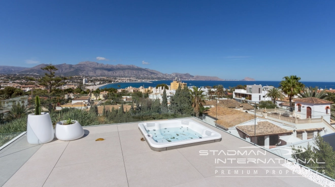 Modern Villa with Sea Views Close to the Beach and Town